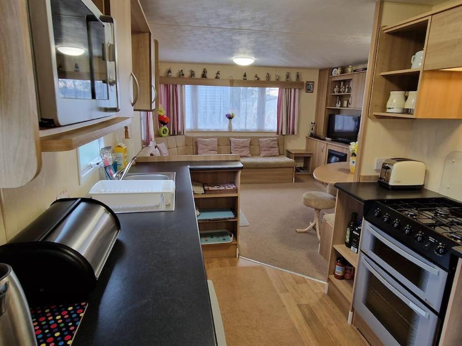 Homely 3 Bed Van @ Weymouth Bay ภายนอก รูปภาพ